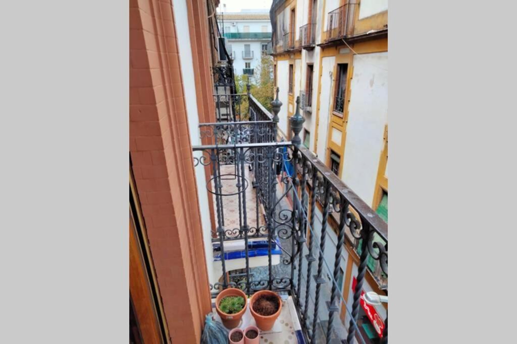 Apartamento Santa Cruz Sevilha Exterior foto